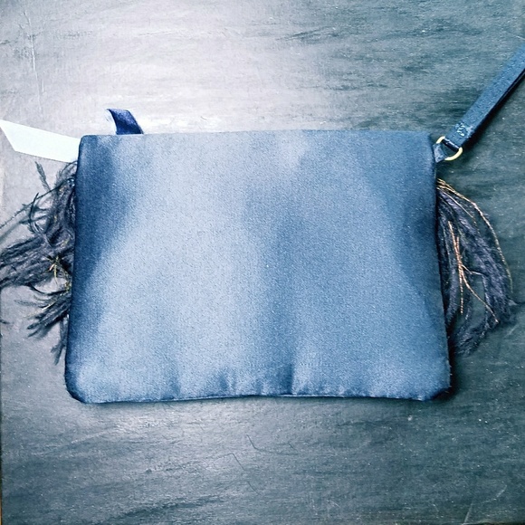 silence + noise - Feathered Wristlet - Picture 3 of 7